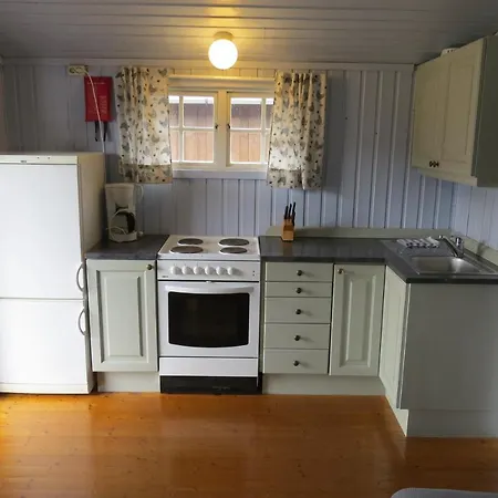 Camp بيت خشبي *